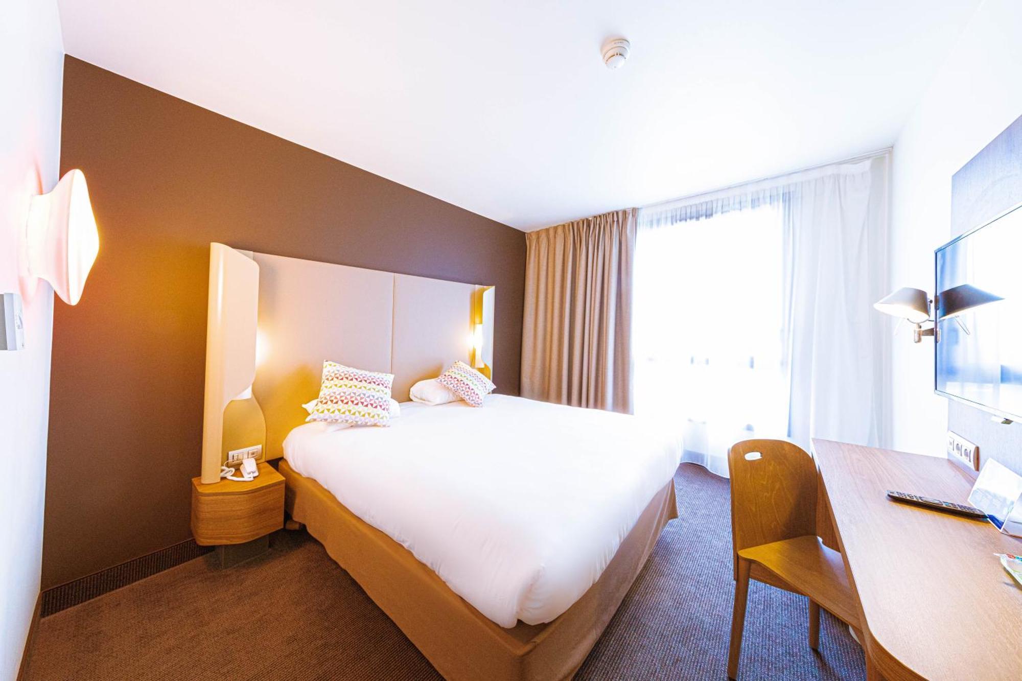 Campanile Rungis - Orly Hotel Шевили-Лару Екстериор снимка